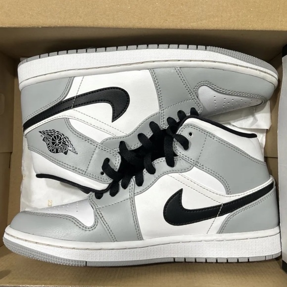 “・100”Jordan 1 Mid Light Smoke グレー26 Amazon.com | Air Jordan 1 Mid 